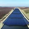 呈现的太阳能电池板安装在一条运河在加州中央谷,一个想法被带到生活项目联系。