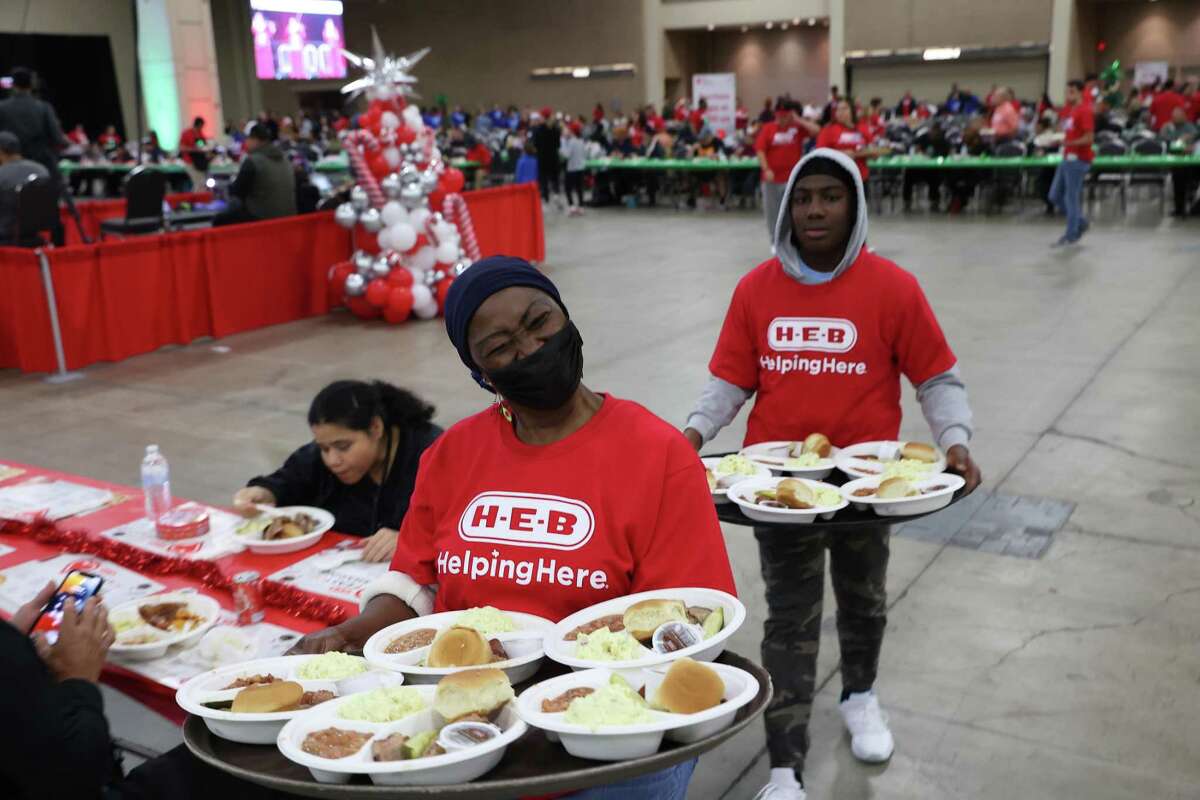 ‘I Love Every Bit Of It’: H-E-B Rolls Out Feast Of Sharing Celebration ...