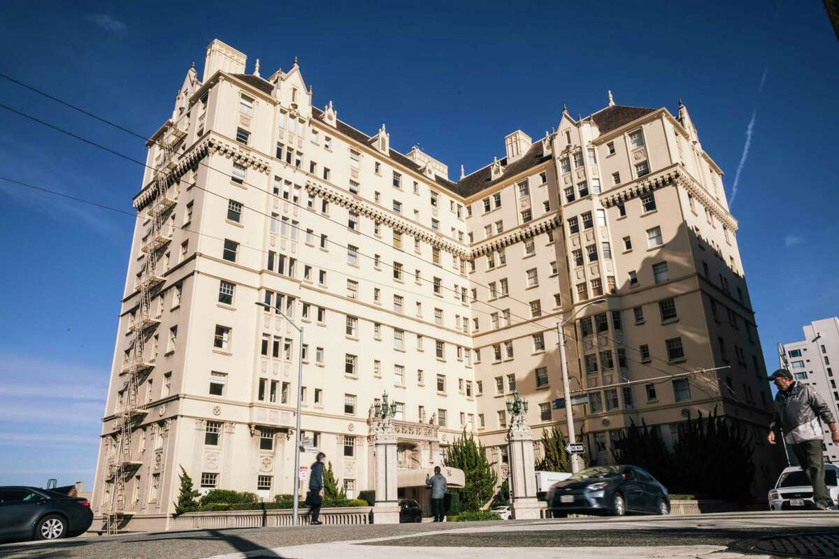 旧金山的布罗克班克公寓大楼是阿尔弗雷德·希区柯克的电影《迷魂记》的主角。