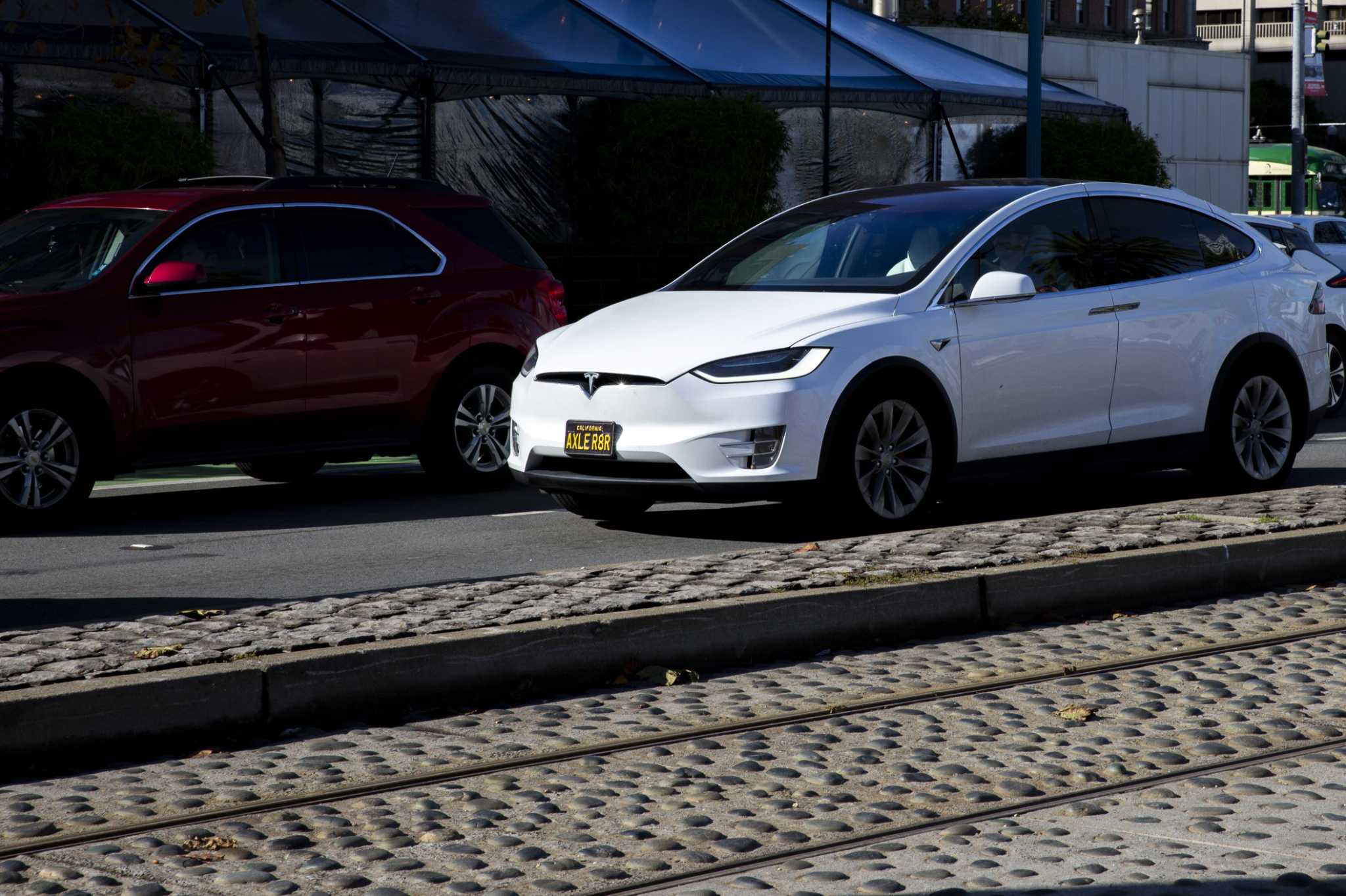 Tesla recall: Maps show crashes involving autopilot in California