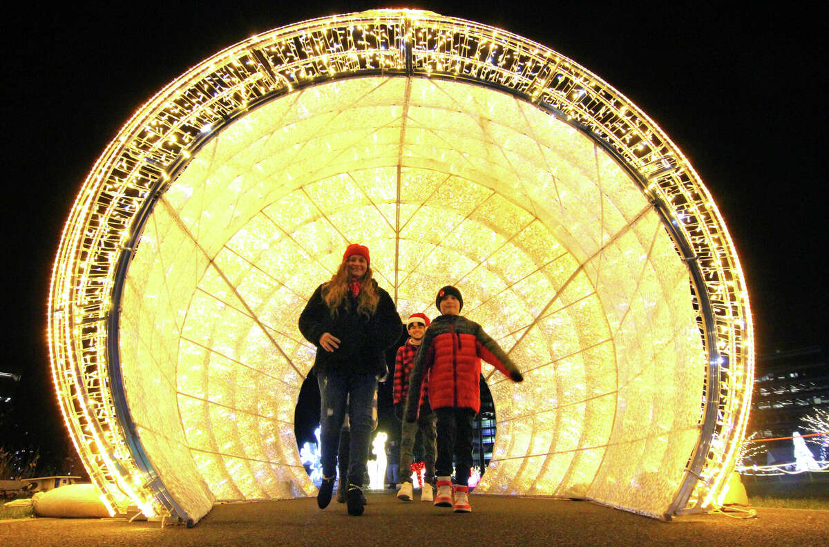 Lantern Light Village - Christmas Activities & Holiday Fun in Mystic, CT