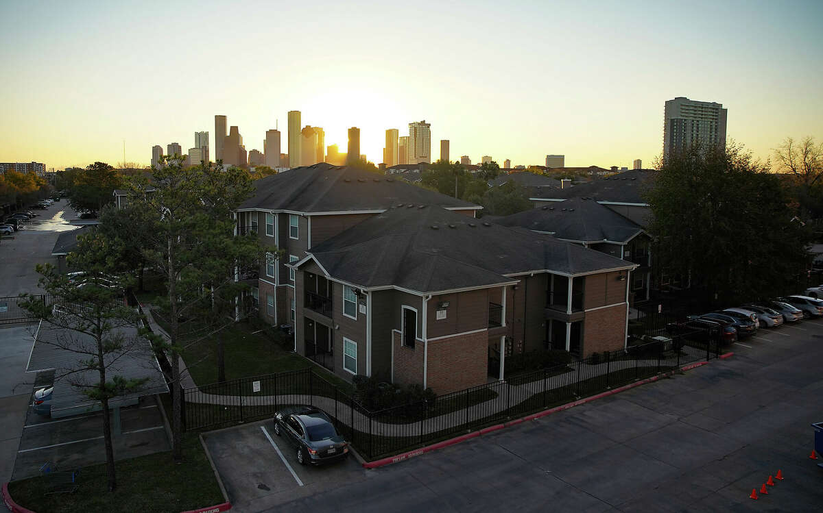 Apartments without powerfulness  beryllium   successful  the shadiness   of Houstonâ&#128;&#153;s skylines arsenic  enactment     crews enactment    connected  a transformer that was deed  by a metro autobus  connected  Friday, Dec. 23, 2022 successful  Houston.