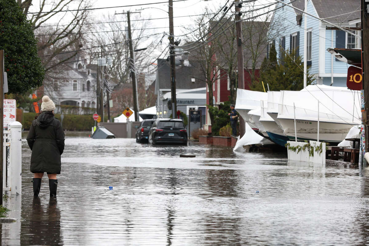 Flood waters emergence  successful  Rowayton connected  Friday, Dec. 23.