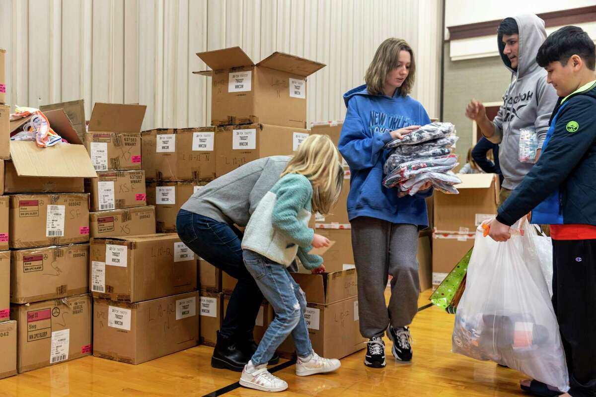 San Antonio serves Afghan refugee families during holidays