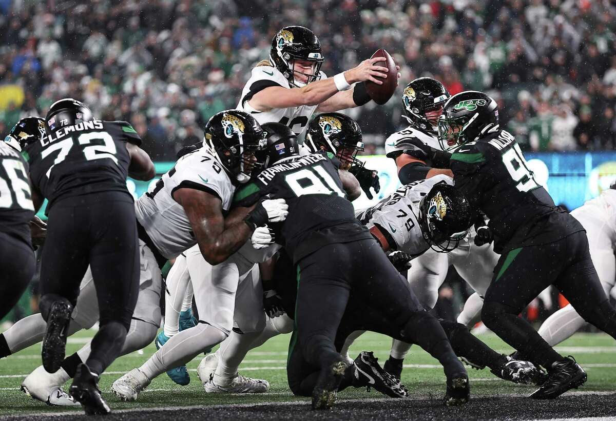 Jets defense has no answers for Jaguars, Trevor Lawrence