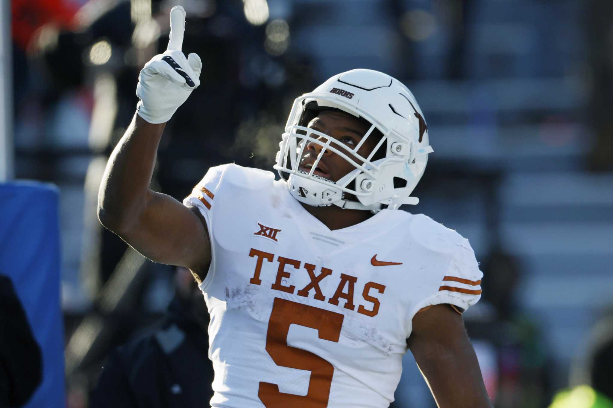 Alamo Bowl could be a showcase for Texas RB Jonathon Brooks