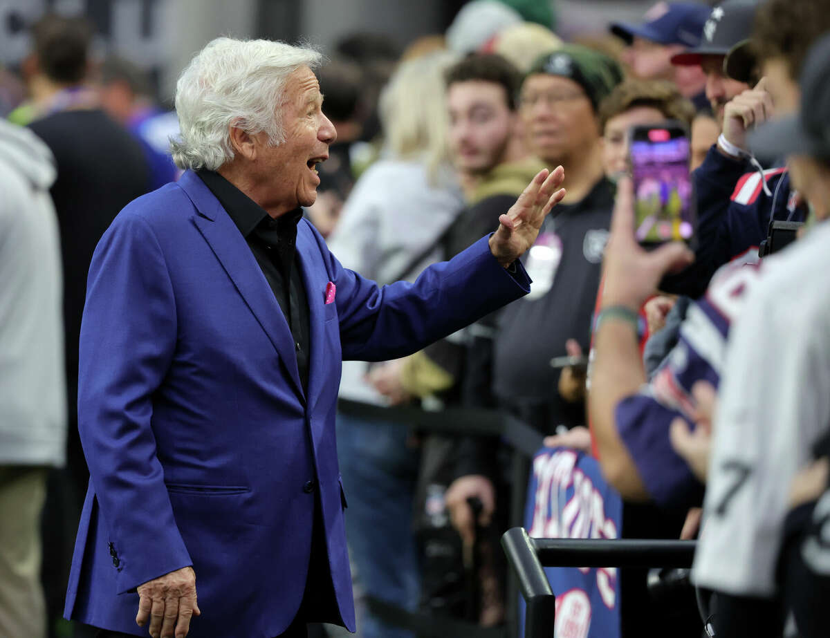 Robert Kraft invites CCSU alumnus Jerry Edmond to Patriots game