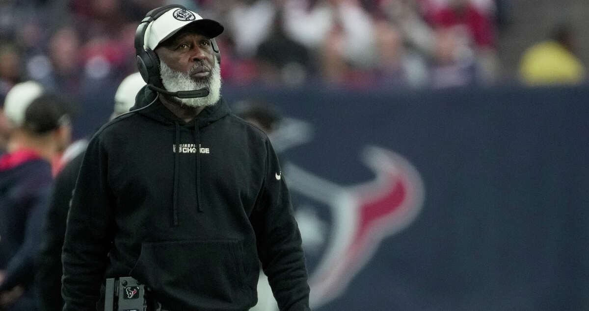 Houston Texans head coach Lovie Smith is photographed during the third quarter of an NFL game against the Kansas City Chiefs Sunday, Dec. 18, 2022, at NRG Stadium in Houston.