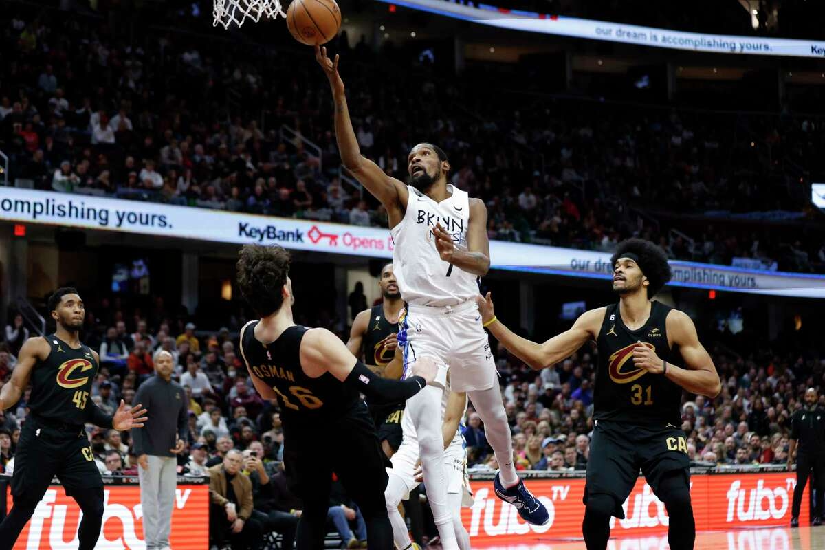 Kevin Durant Wears UConn-branded KD Sneakers In Brooklyn Nets Win