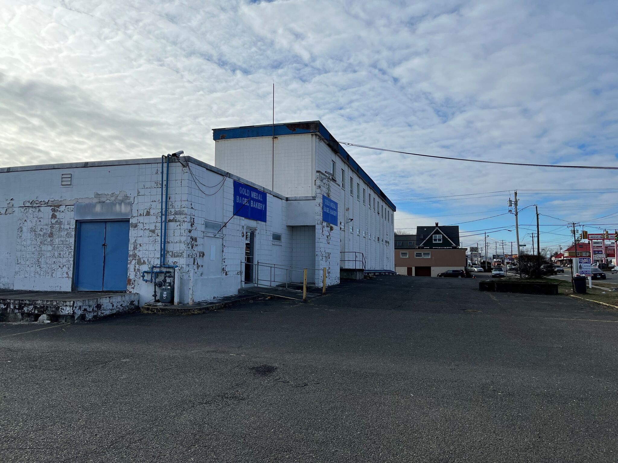 Former West Haven Lender's Bagels, Gold Medal site sells for 1.4M
