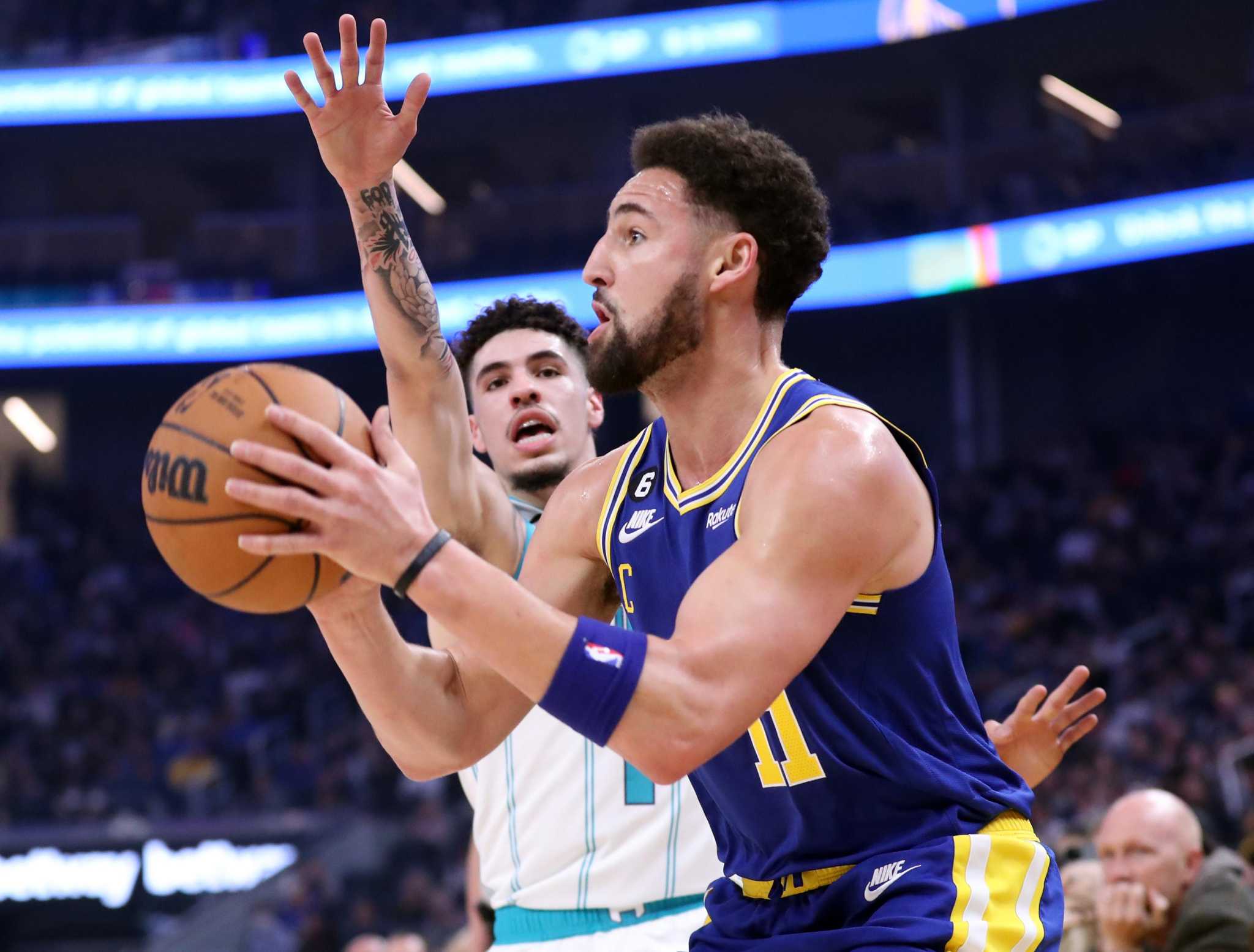 Warriors go ice cold from distance, but hold off Charlotte to win 110-105