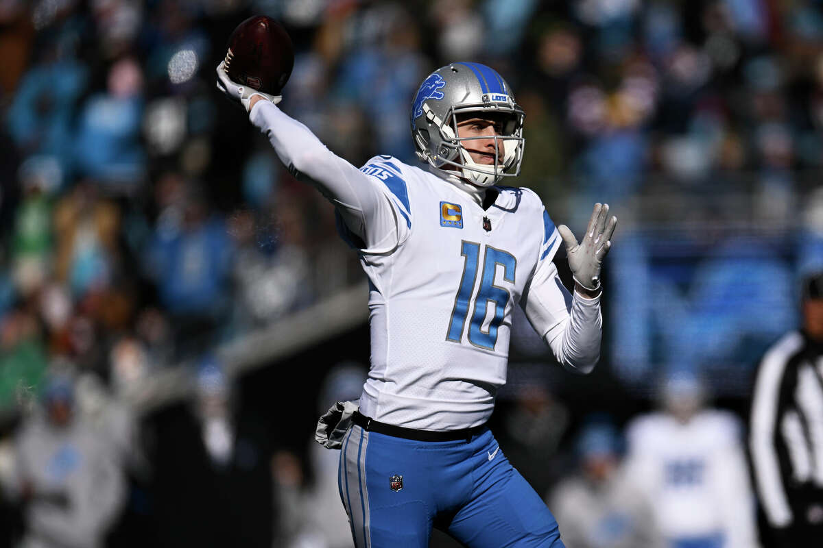 NFL Week 17 Picks: Detroit's playoff hopes on the line against Chicago