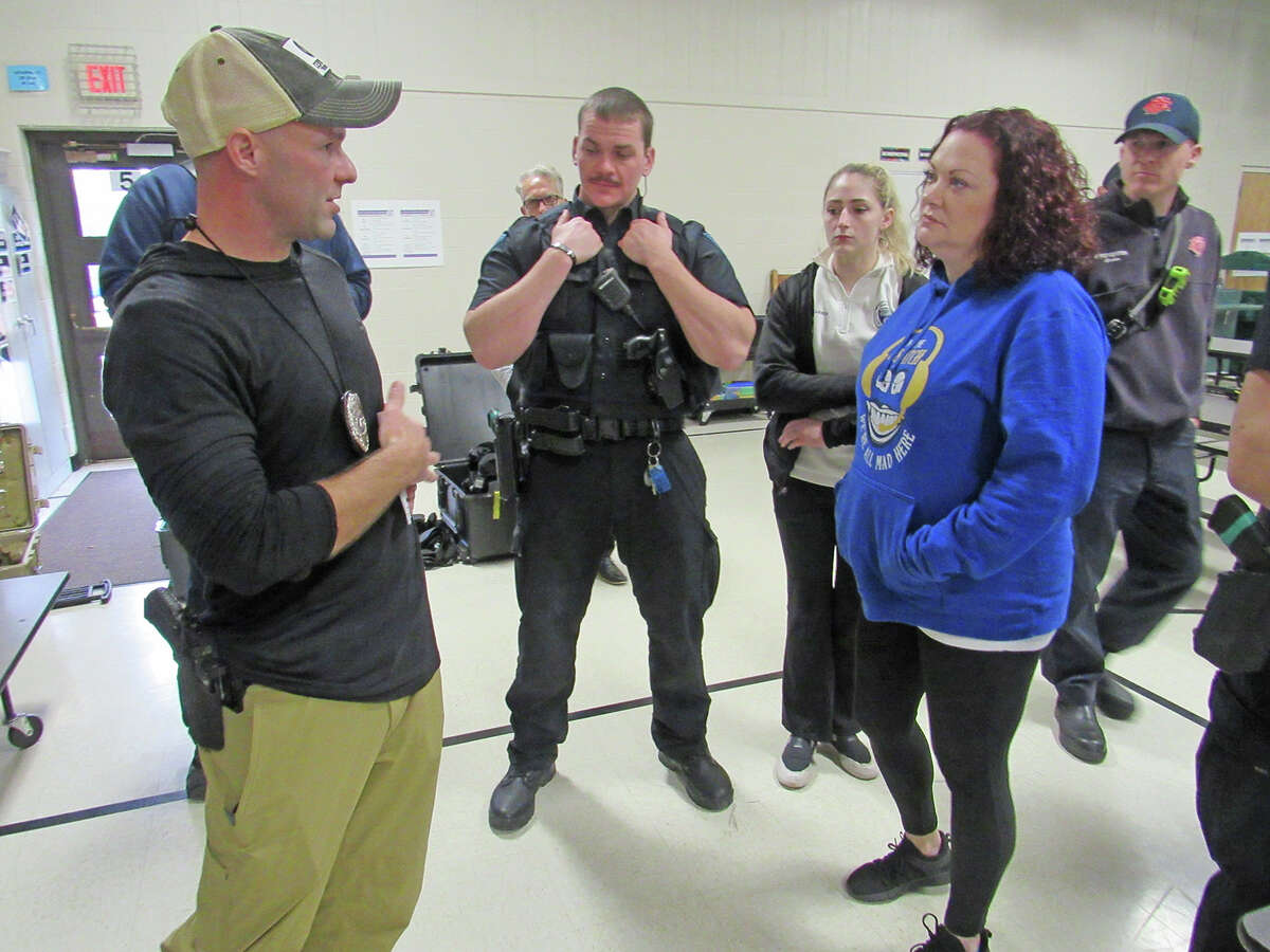 Collinsville police, fire departments host school shooting training