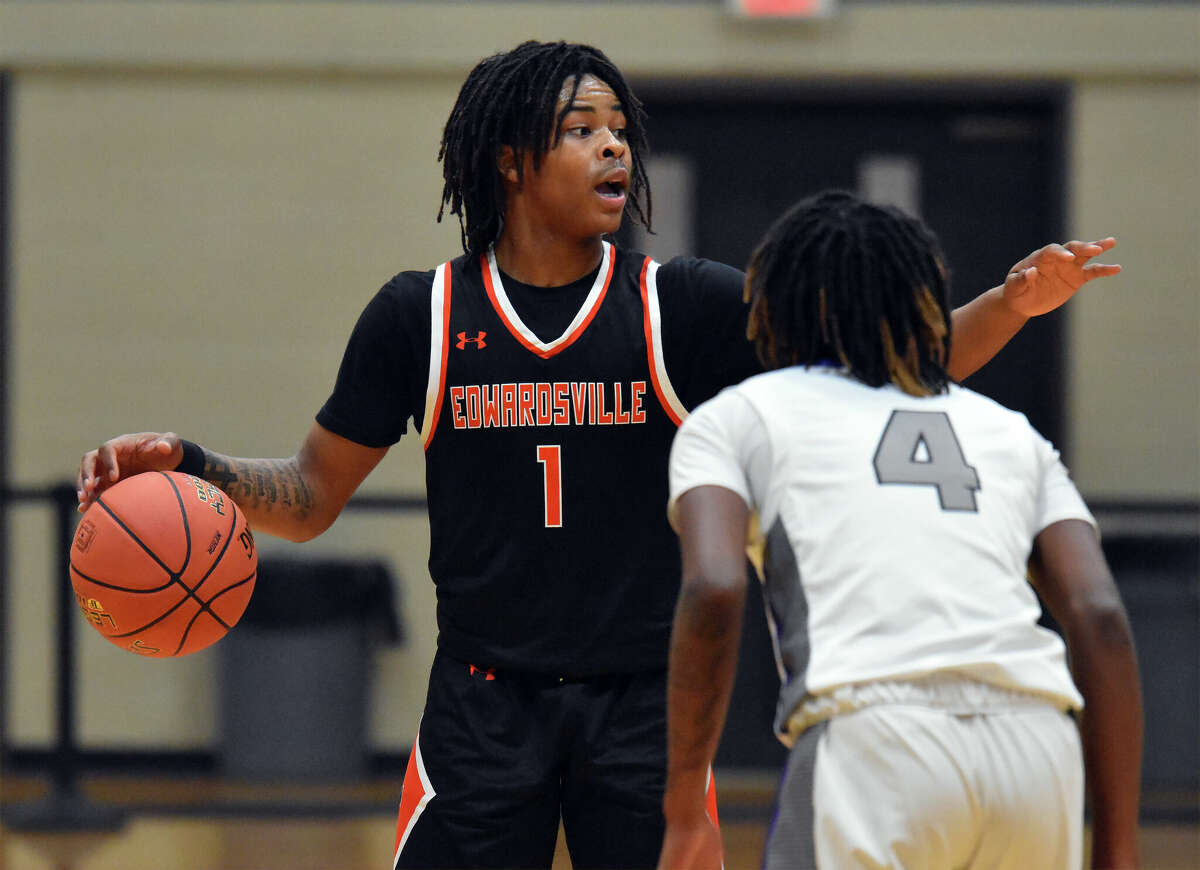 Edwardsville routs Fort Zumwalt West for second straight win at MICDS