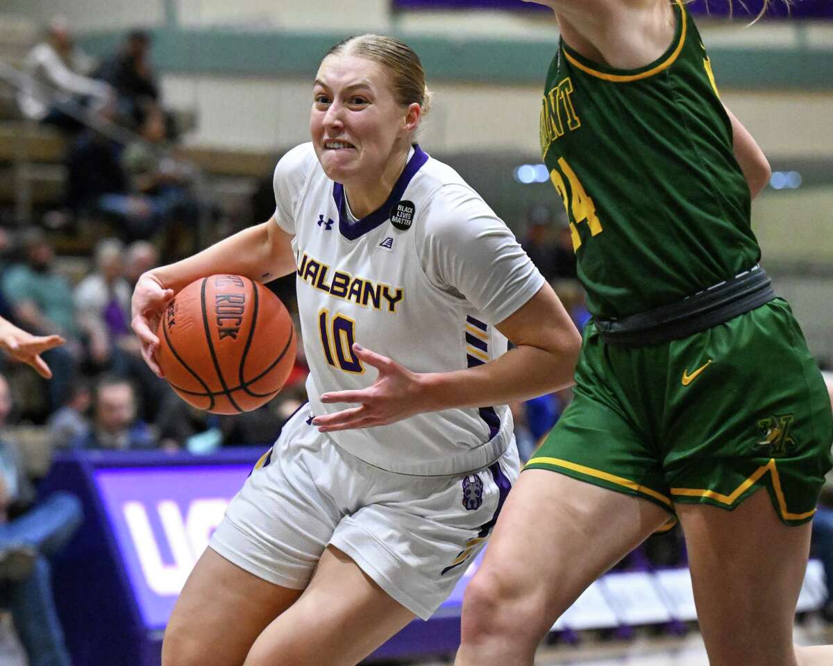 UAlbany women's basketball, healthy at last, starts 1-0 in America East