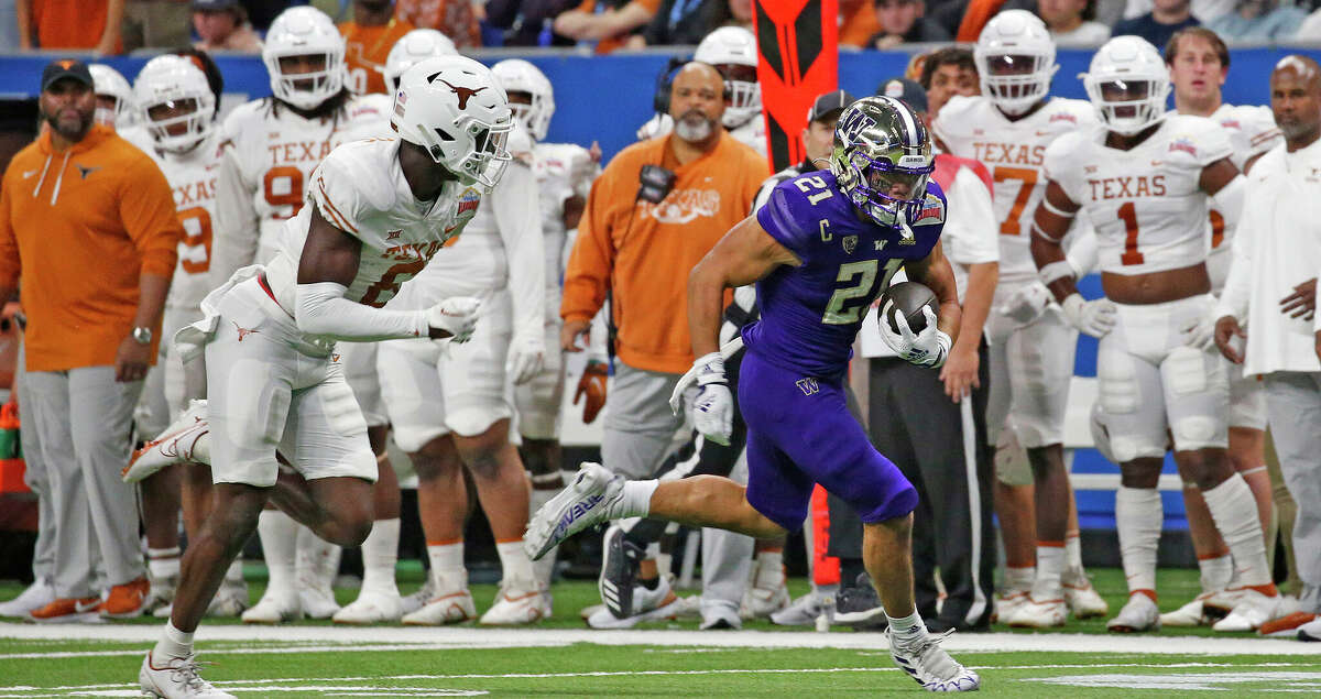 VALERO ALAMO BOWL 2022: No. 20 Texas vs. No. 12 Washington