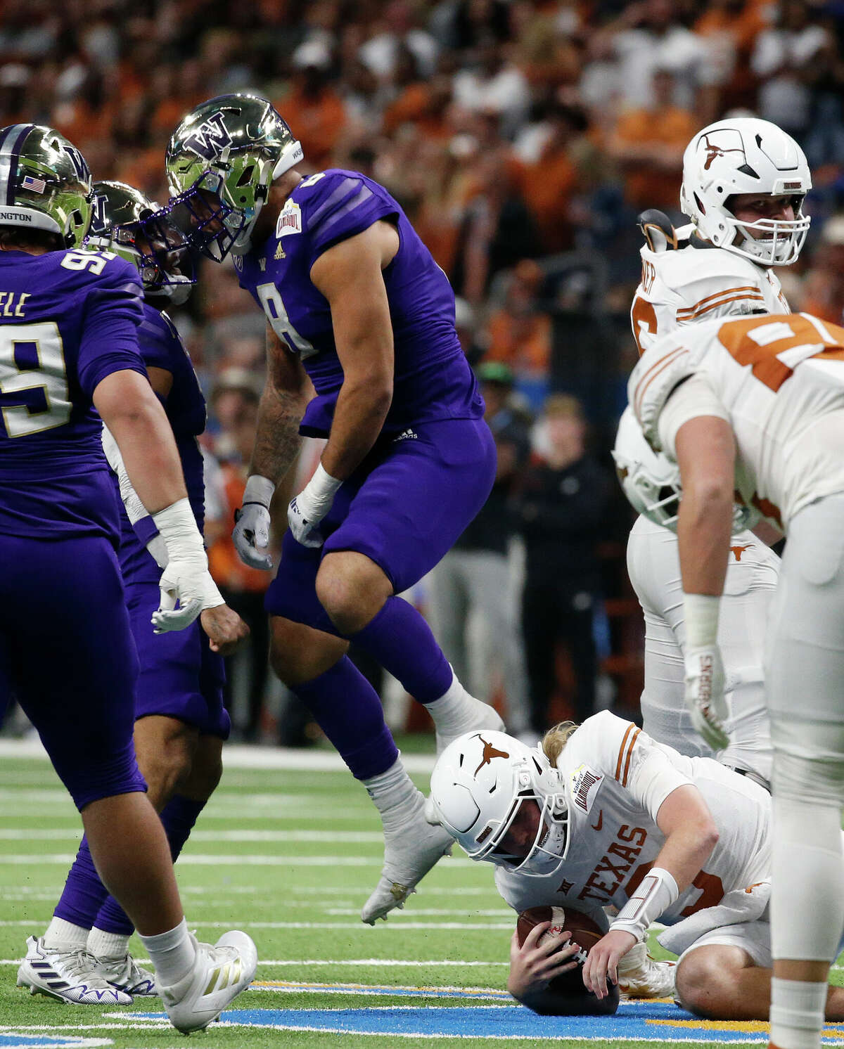 Washington Huskies topple Texas Longhorns in Alamo Bowl