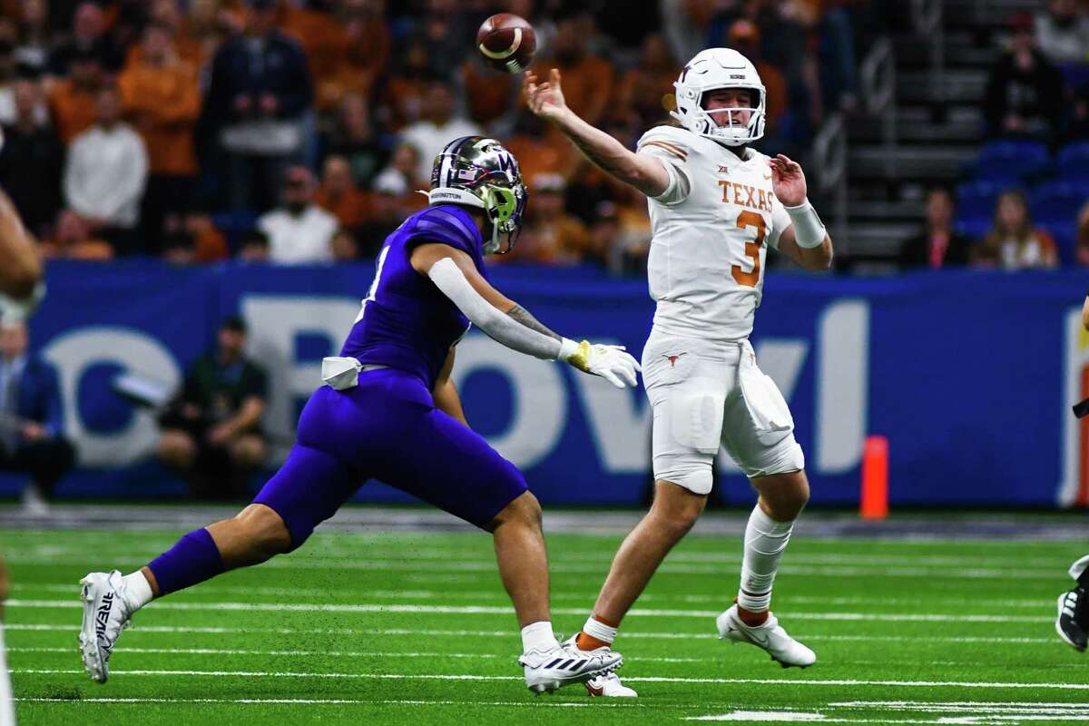 VALERO ALAMO BOWL 2022: No. 20 Texas vs. No. 12 Washington