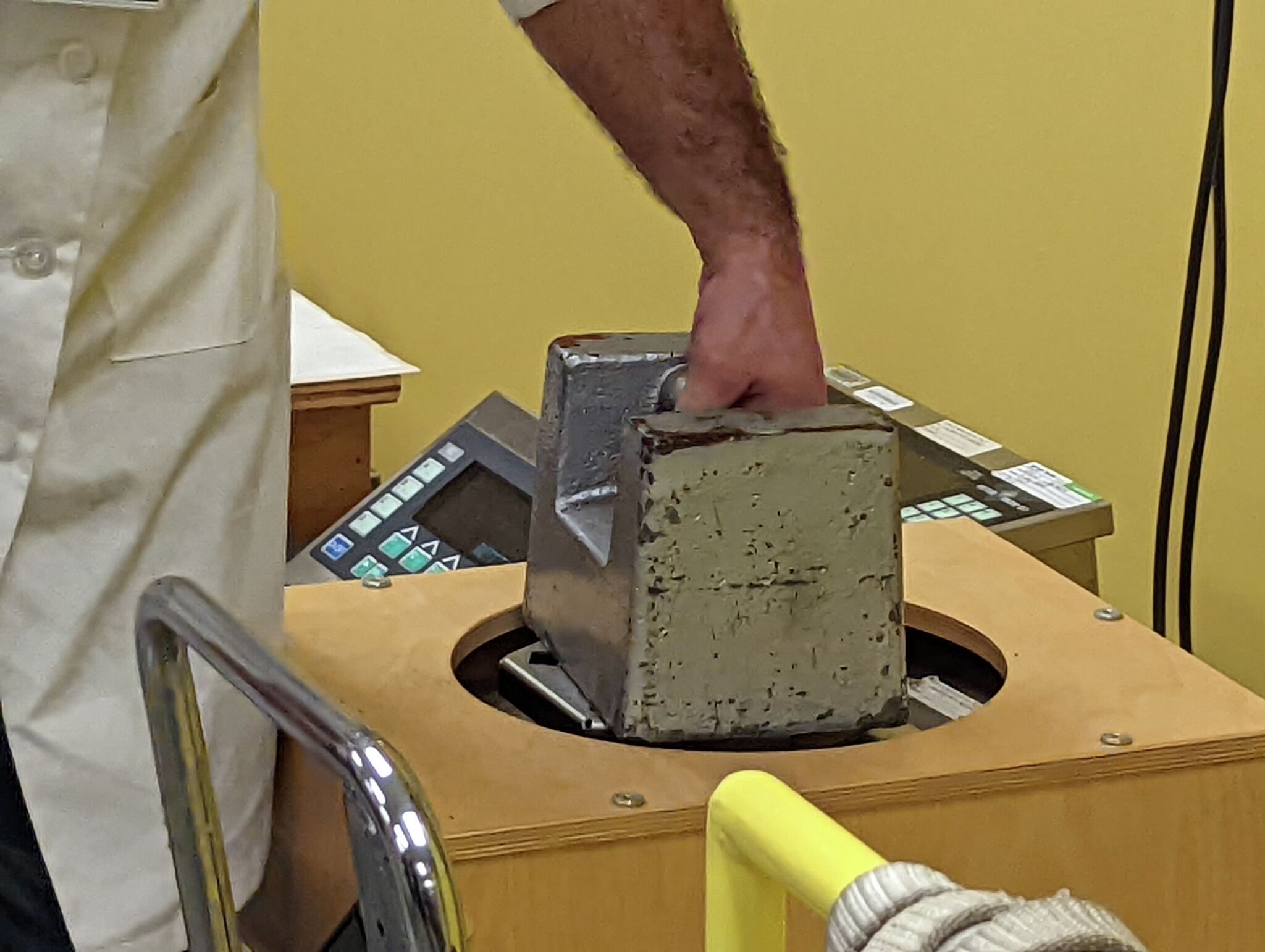 Ct laboratory and the strange world of weights and measures
