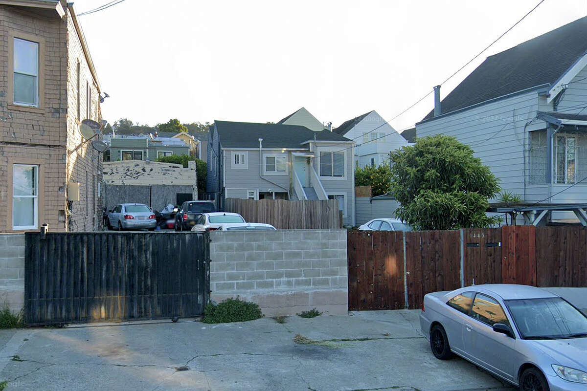 1440 Thomas Ave. อยู่ในพื้นหลังของรูปภาพ Google Maps ของเมืองซานฟรานซิสโก