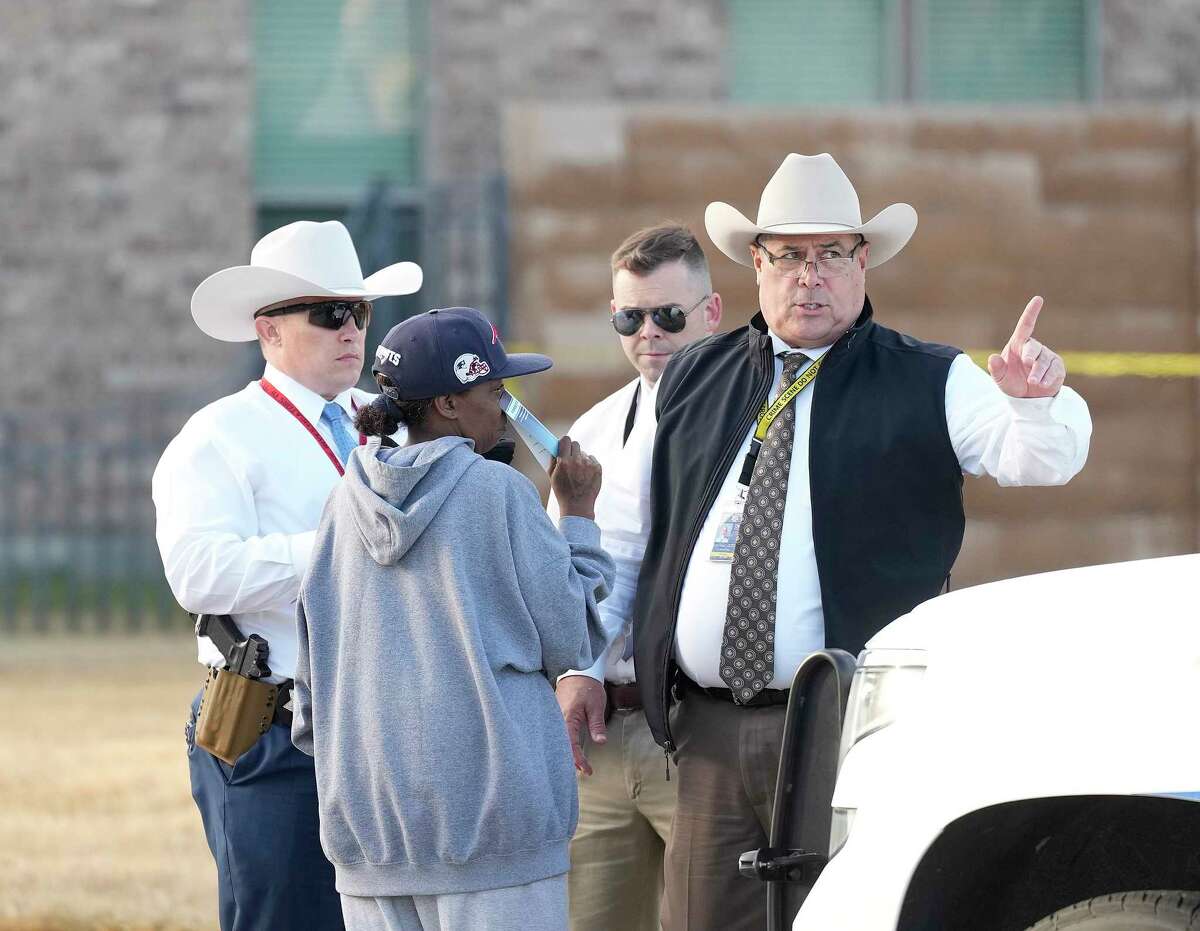 Harris County shooting leaves two dead, two injured, sheriff says
