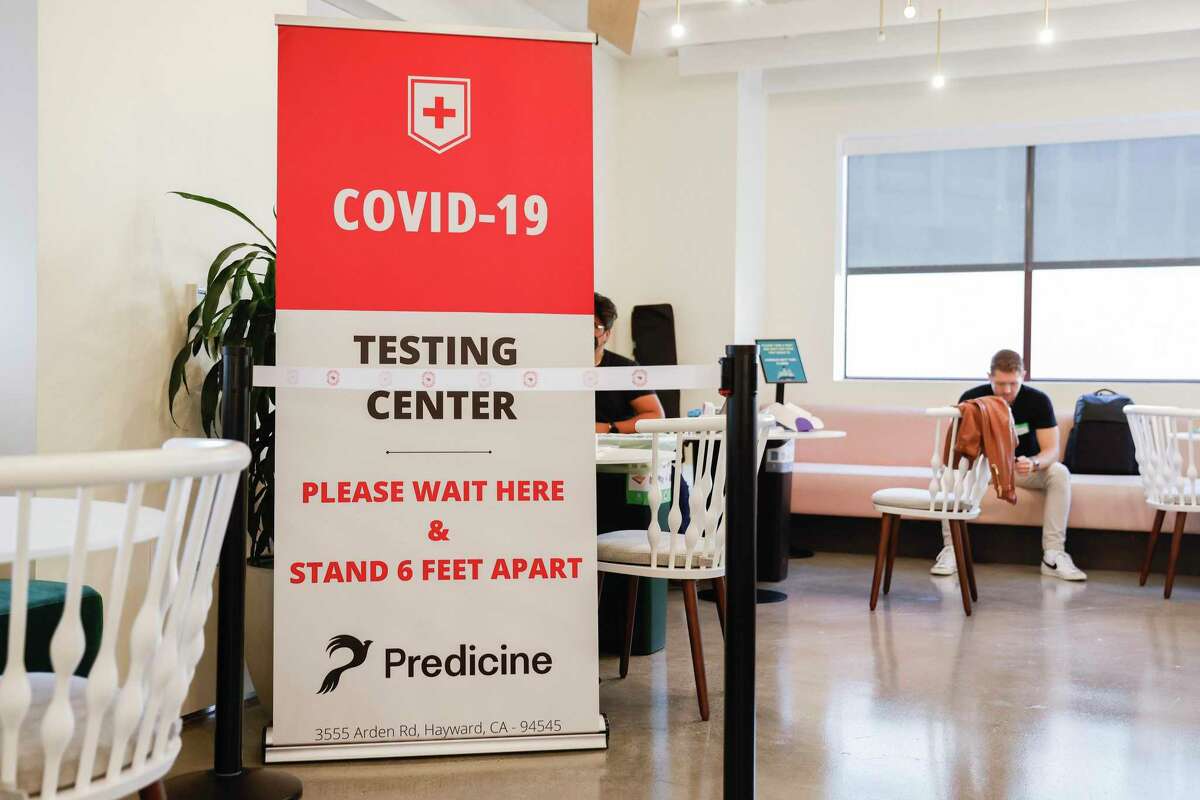 DoorDash在旧金山的办公室包括一个由Predicine建立的内部冠状病毒检测中心。像许多公司一样，快递服务做出了改变，以适应远程和混合工作环境，并帮助员工保持健康。