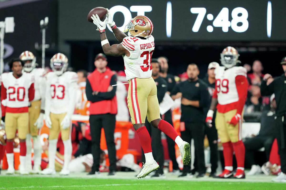 LAS VEGAS, NEVADA - JANUARY 01: Tashaun Gipson Sr. #31 of the San Francisco 49ers intercepts a pass against the Las Vegas Raiders during overtime at Allegiant Stadium on January 01, 2023 in Las Vegas, Nevada. (Photo by Chris Unger/Getty Images)