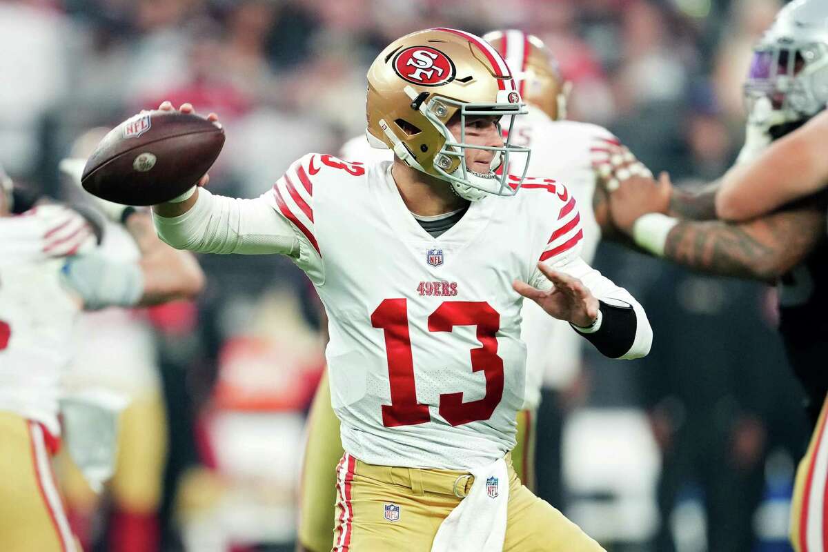 Niners quarterback Brock Purdy threw two touchdown passes for the fifth consecutive game.