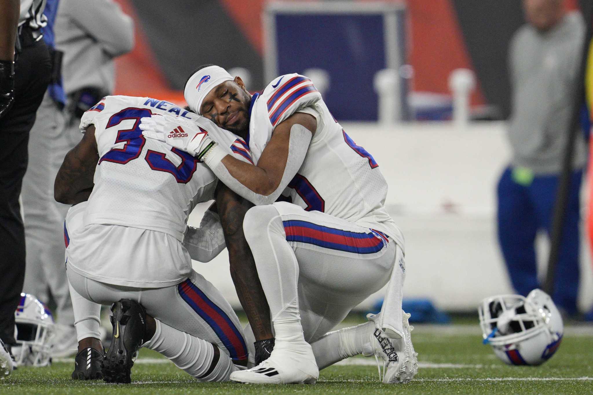 Bills' fans gather for prayer service for Damar Hamlin