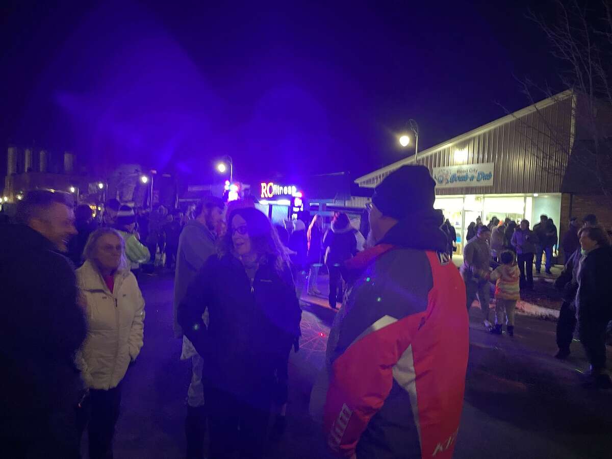 Michigan community holds first ever New Years Eve ball drop