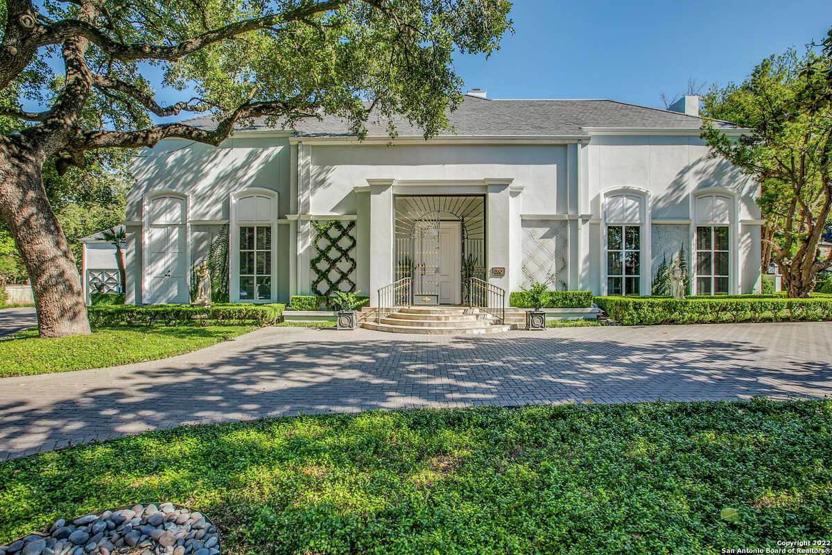 An Alamo Heights home, once owned by Kathleen Lane Luby, the wife of the Luby’s Cafeteria empire, is on the market for $1.9 million. 