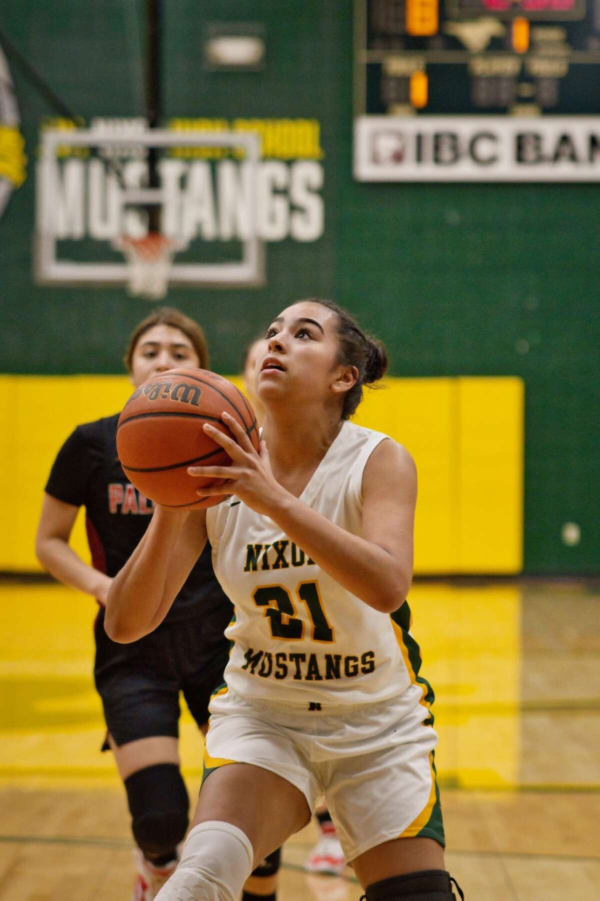 Carolina Manzo looks to lead the Nixon Lady Mustangs to a district title this season.