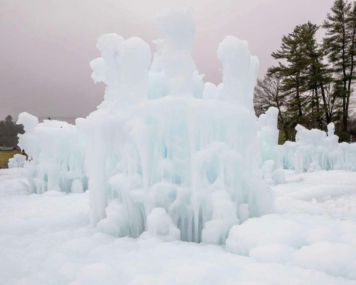 Lake Ice Castles exhibit primed for late start amid warm weather