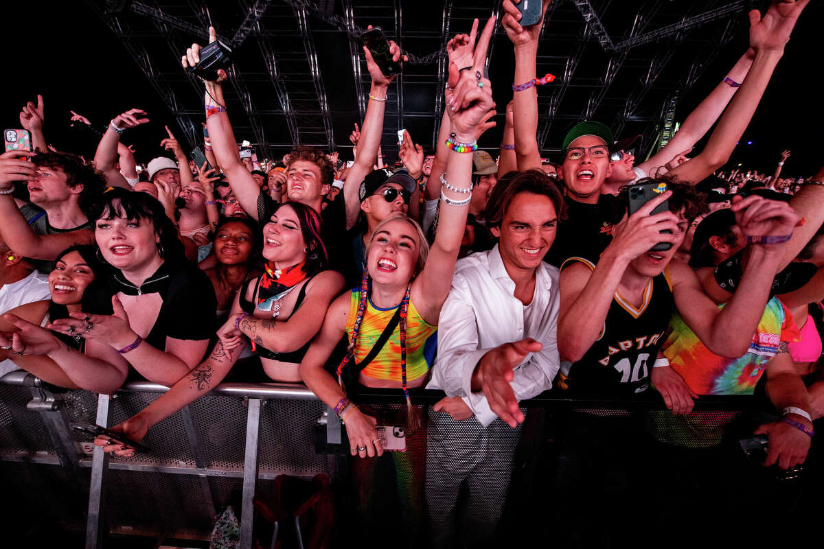 A crowd at the Sahara stage during the 2022 Coachella Valley Music and Arts Festival 