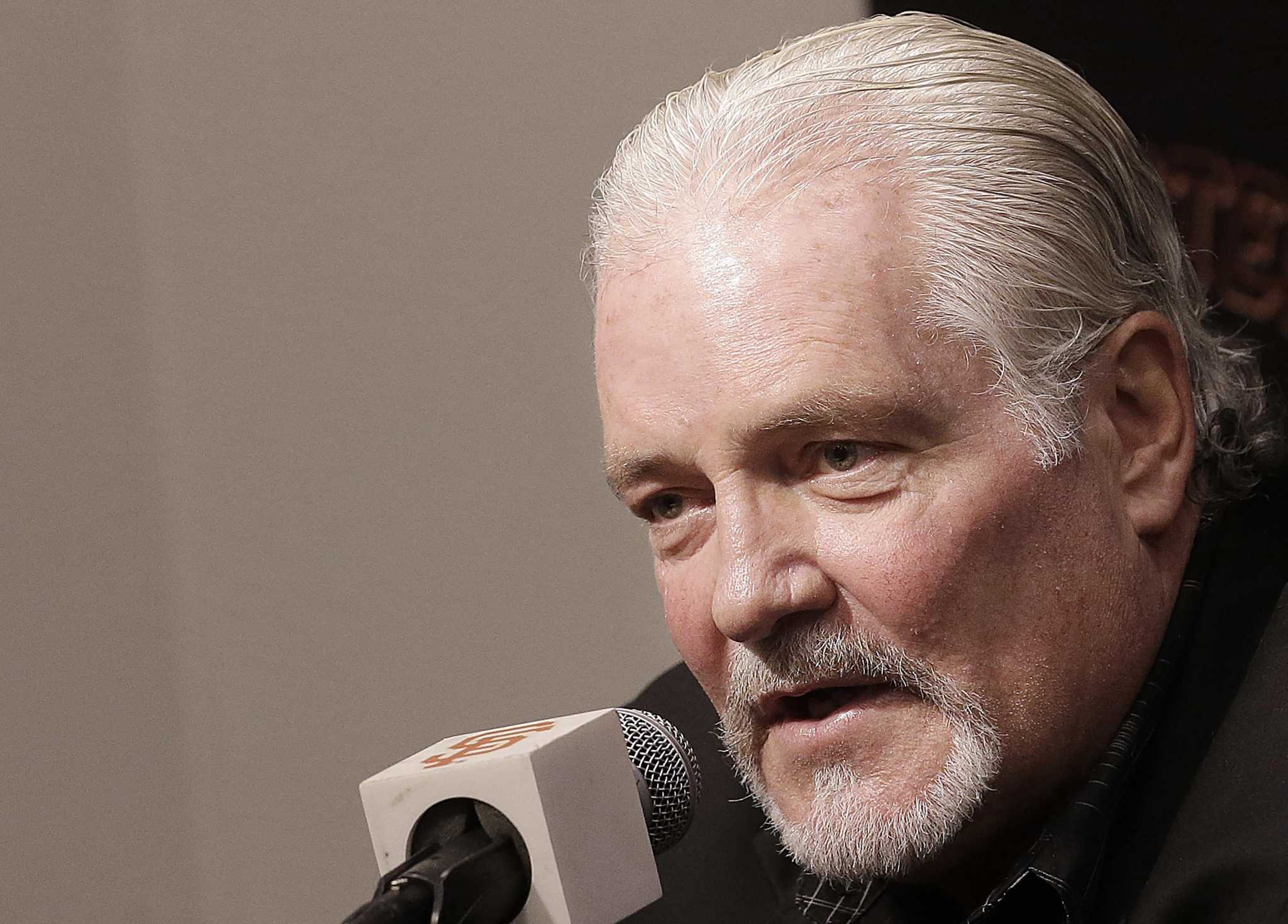 Giants’ Brian Sabean, architect of three title teams, leaves for Yankees