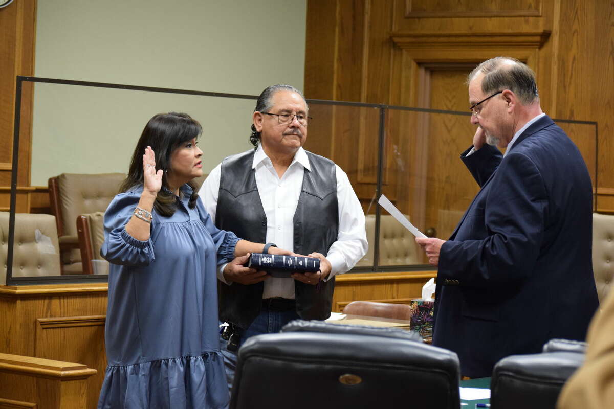 County Officials Take Oath Of Office To Begin The New Year