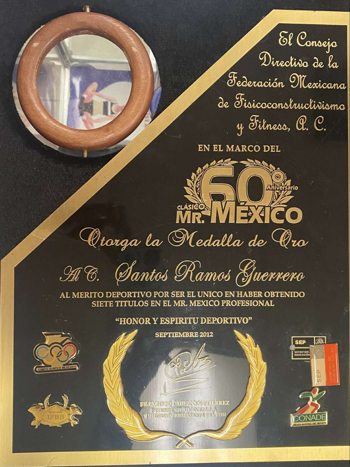 Santos Ramos was recognized with the Gold Medal for Sports Merit by the Mexican Bodybuilding Federation for being the only one to have obtained the Mr. Mexico title seven times.