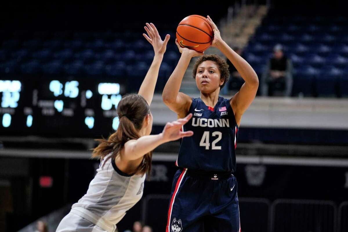 Uconns Amari Deberry Appears On Espn Sportscenters Top 10