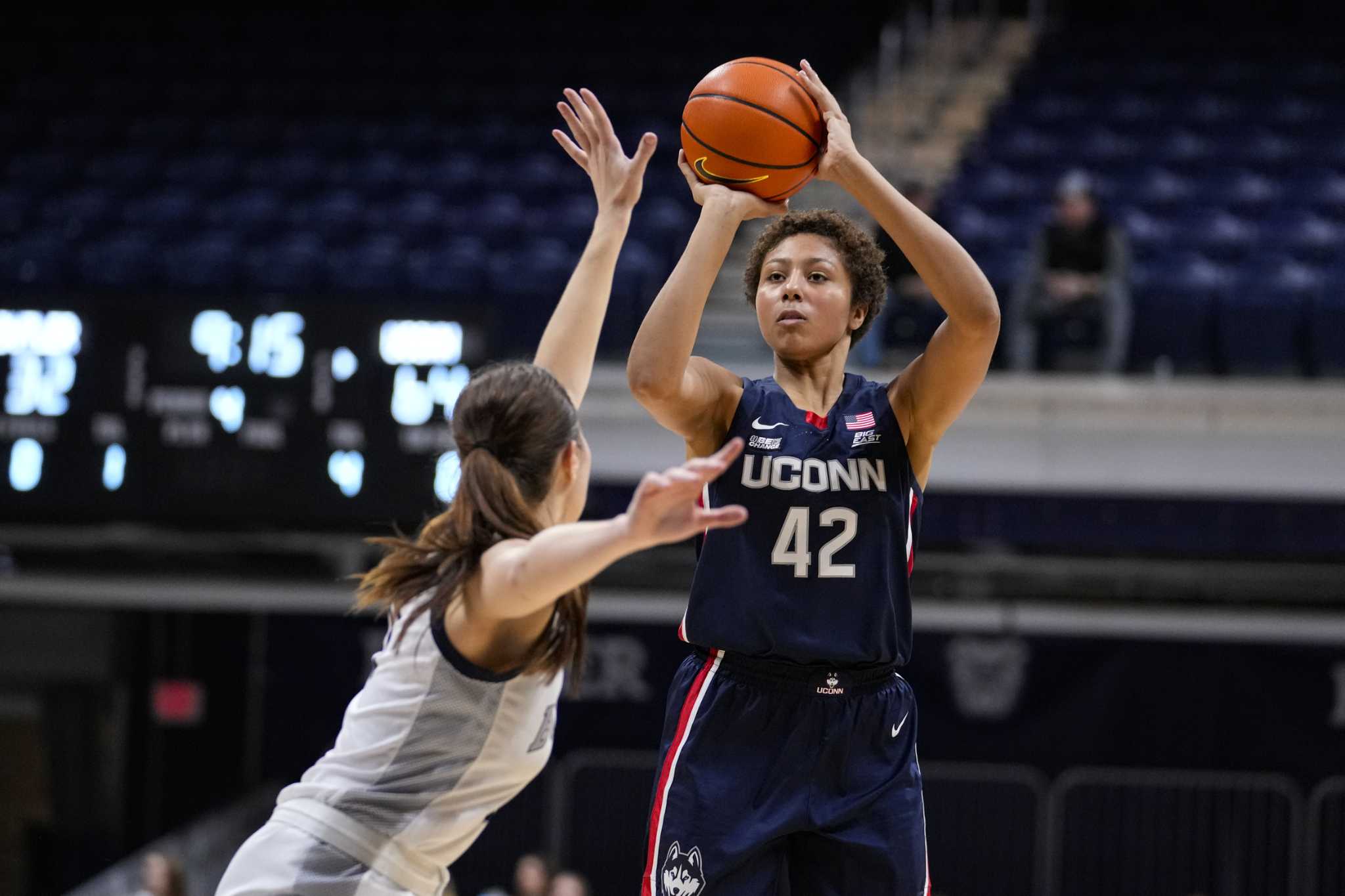 Uconn's Amari Deberry Appears On Espn Sportscenter's Top 10