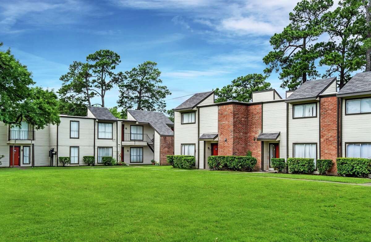 Three Pillars Capital Group acquired the 209-unit Aspen Apartments at 6160 W. Tidwell Road from Rebus Capital.