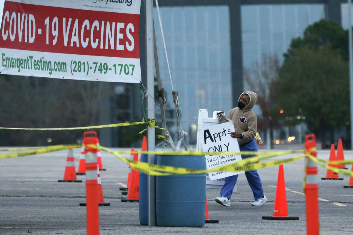 Story photo for Fast-spreading COVID variant XBB.1.5 arrives in Houston as experts warn of waning immunity