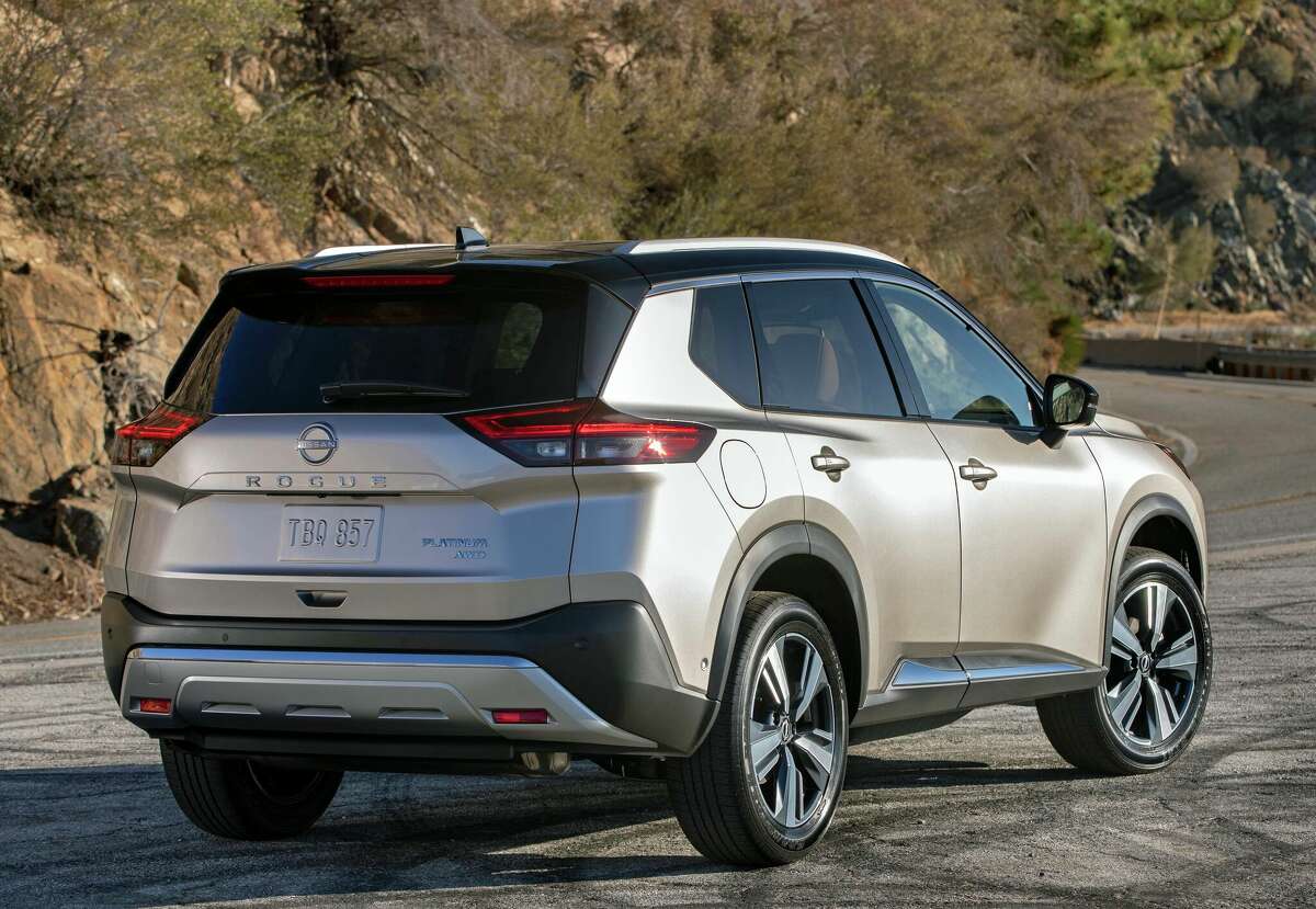 The 2023 Nissan Rogue Platinum model with two-tone exterior.