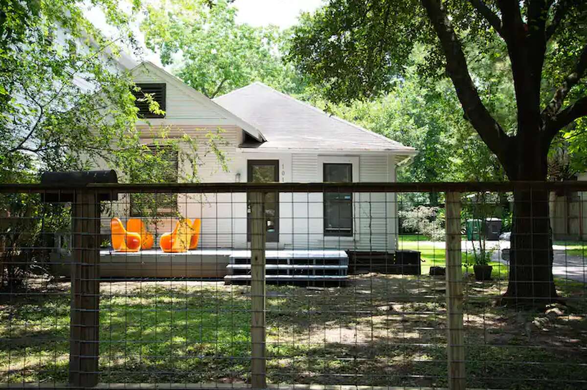 This Airbnb location in The Heights is close to restaurants and bars.