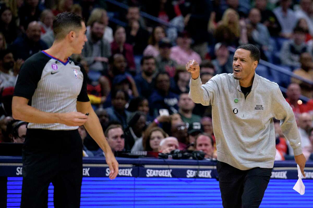 Houston Rockets coach Stephen Silas yells at referee Ray Acosta before he was ejected during the first half of the team's NBA basketball game against the New Orleans Pelicans in New Orleans, Wednesday, Jan. 4, 2023. (AP Photo/Matthew Hinton)