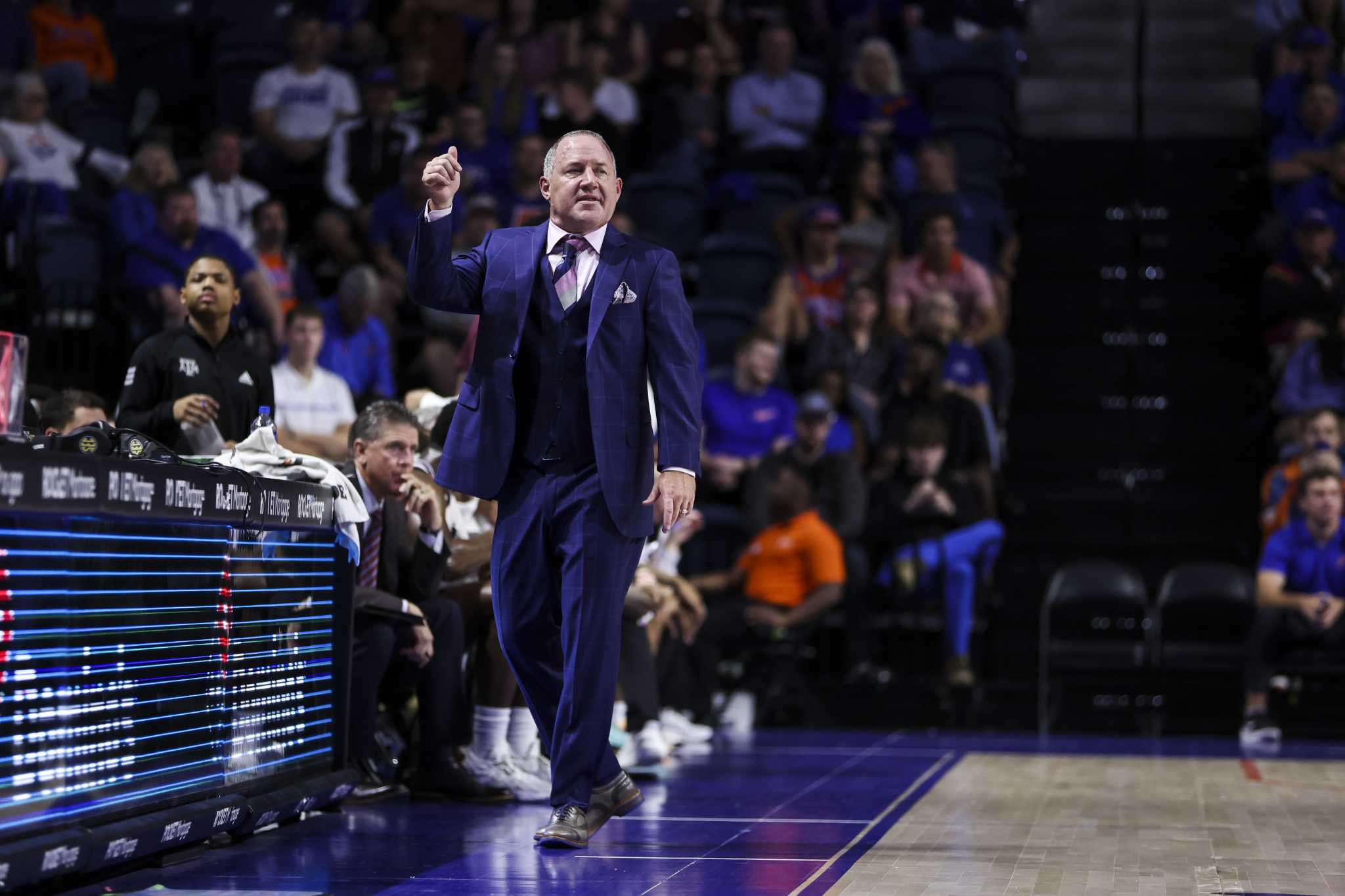 Texas A&M basketball Aggies get rare technical for jersey error