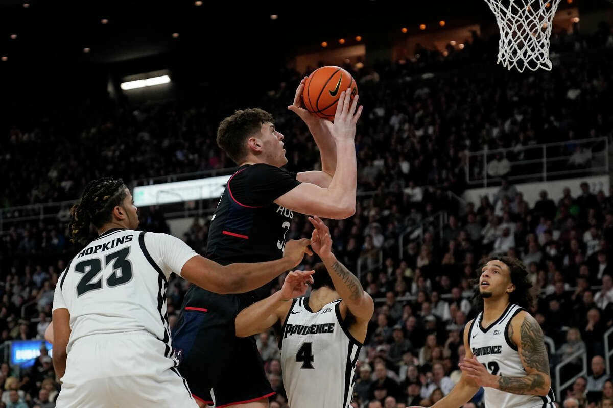 Connecticut Huskies center Donovan Clingan (32) during an NCAA college basketball game, Wednesday, Jan. 4, 2023, in Providence, R.I. (AP Photo/Charles Krupa)