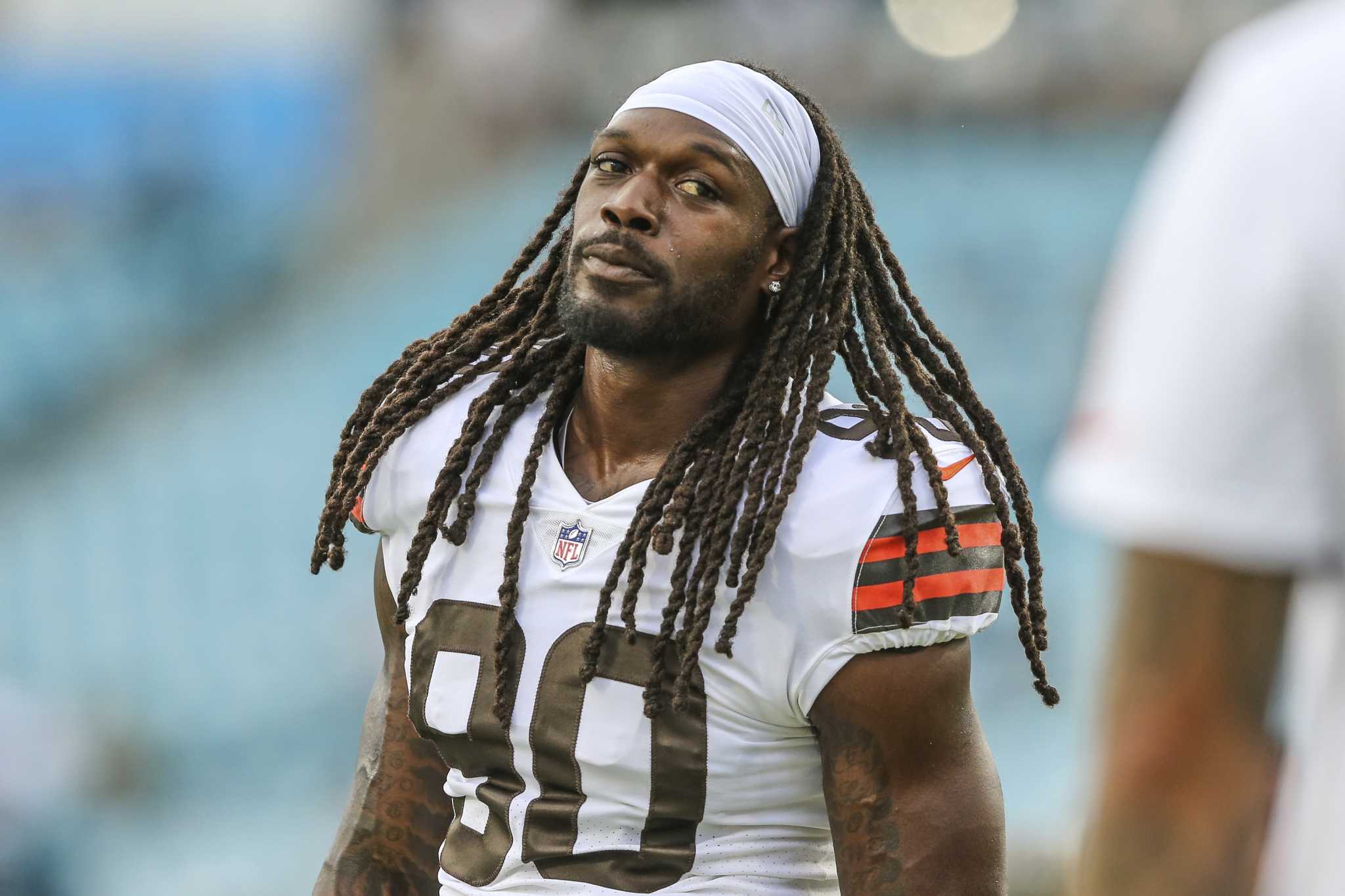 Jadeveon Clowney sent home by Browns after critical comments