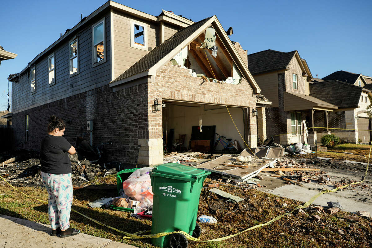 Man arrested after SWAT standoff, Spring home fire faces new charges