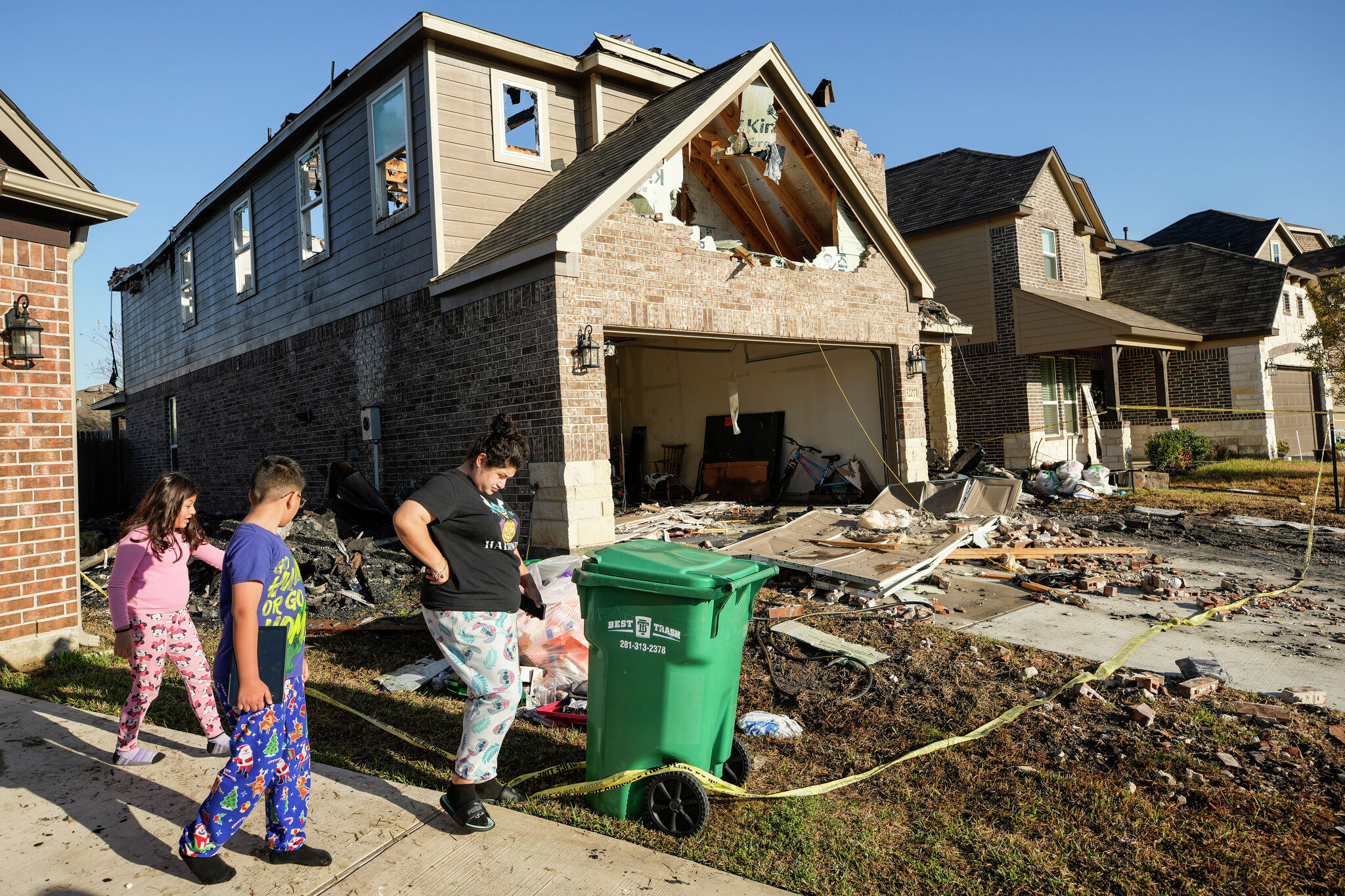 Man arrested after SWAT standoff, Spring home fire faces new charges