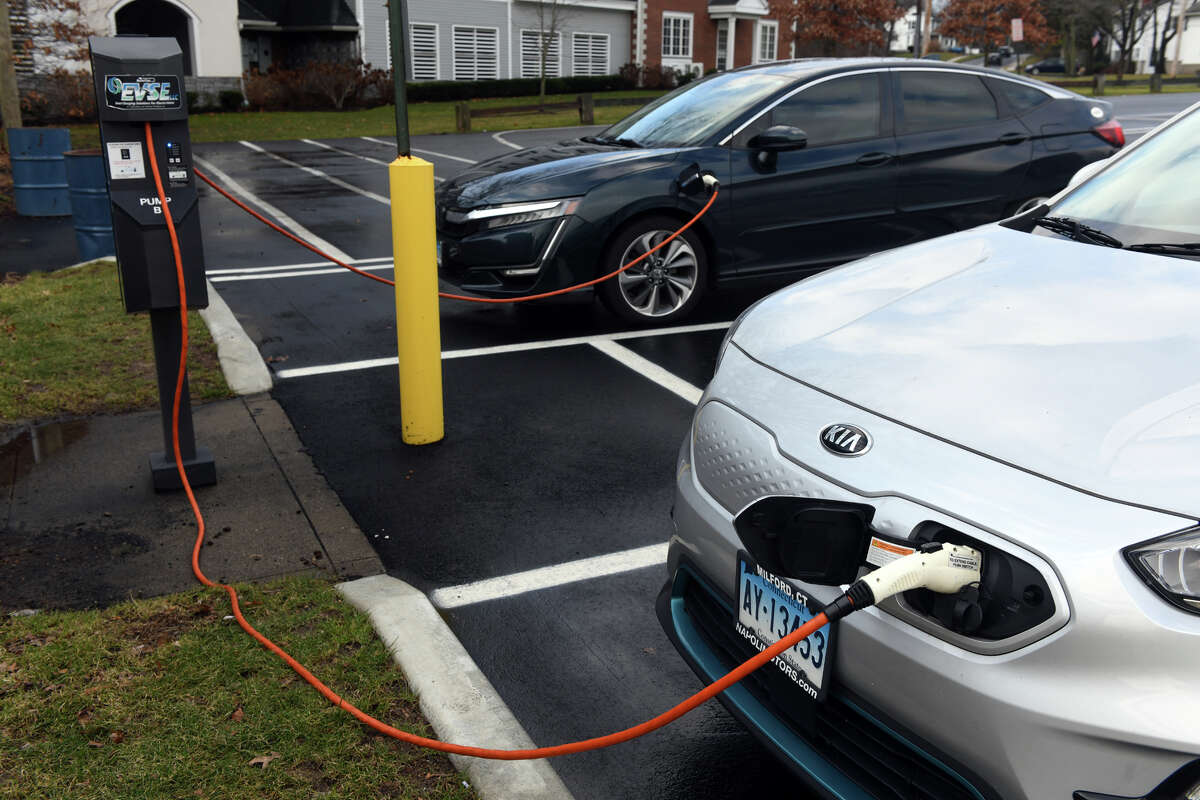 milford-mandates-ev-charging-stations-in-future-build-projects